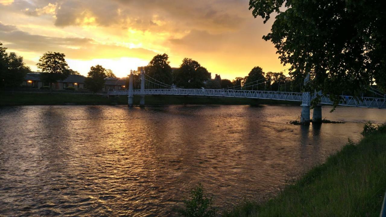 Aye Stay Inverness Luaran gambar